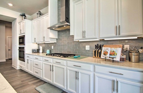 Lewes Casa | Modern Lewes Home w/ Deck, Grill + Pond View!