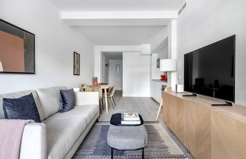 Lista Apartamento | Modern Lista 2BR w/ Doorman, nr El Retiro Park, by Blueground
