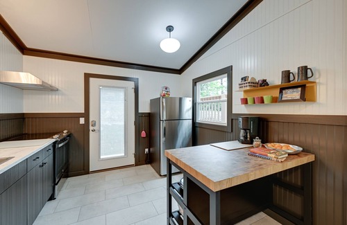 Santeetlah Cabaña | Modern 'Little Bear Cottage' At Santeetlah Lake!