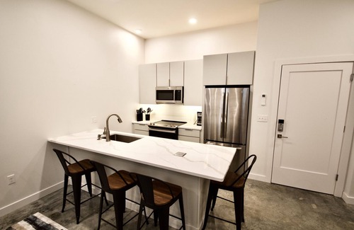 Wayland Apartamento | Modern Living in the Highly Regarded East Side