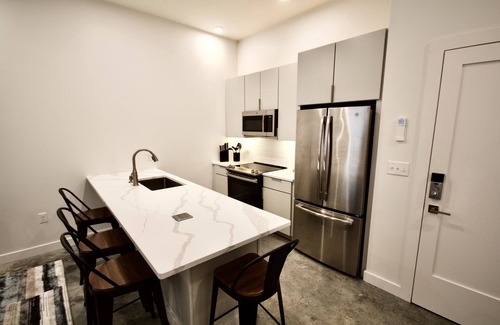Wayland Apartamento | Modern Living in the Highly Regarded East Side