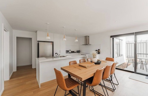 Devonport Casa | Modern living with simplistic charm