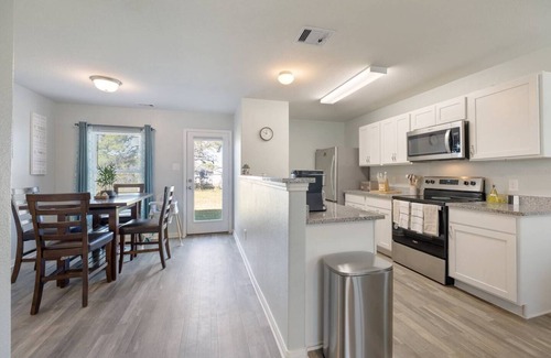 Livingston Casa | Modern Livingston Home In Gated Lakeside Community