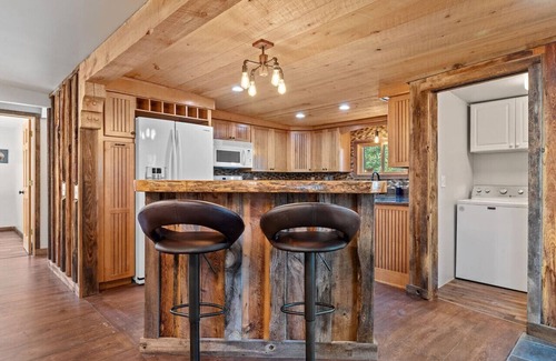 Custer Apartamento | Modern Lodge: Hottub + Huge Space + Views + Sauna