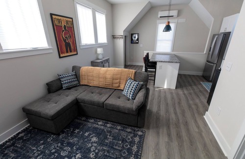 Belmont - Hillsboro Casa | Modern Loft in 12 South ~ Walk to Hot Spots
