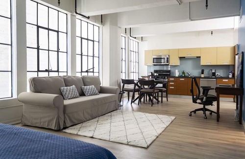 Historic Core Condominio | Modern Loft in DTLA perfect for longer stays
