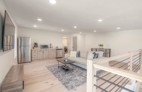 Columbus Park Casa | Modern Loft in 'Little Italy' - Minutes from Downtown KC