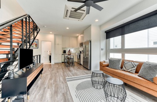 Mahncke Park Casa | Modern Loft...Perfect location!