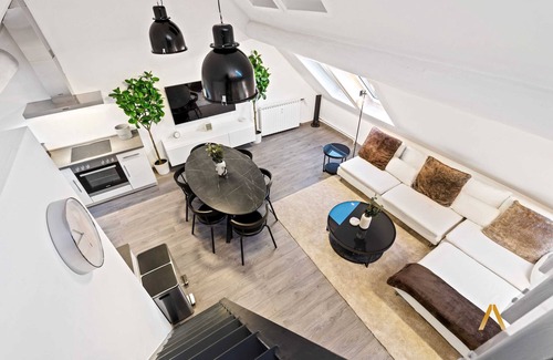 Ville Haute Apartamento | Modern Loft w/ Washer, Smart TV & Near Attractions