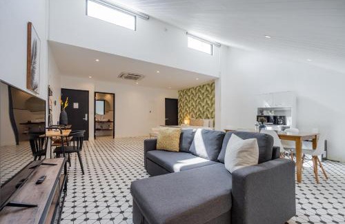 Las Cumbres Apartamento | Modern Lofts in Plaza De La Independencia
