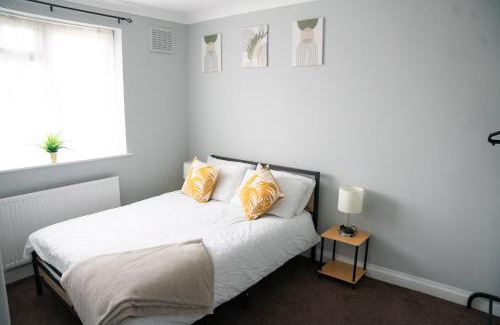 Hale Apartamento | Modern London House With Free Parking & Family Friendly