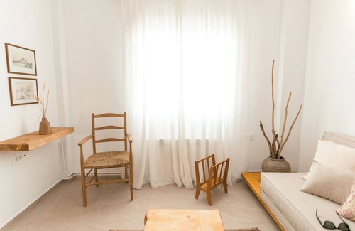 Kos Apartamento | Modern LuxArt Apt 5' from Kos DΤ & beach. Ideal for couples.