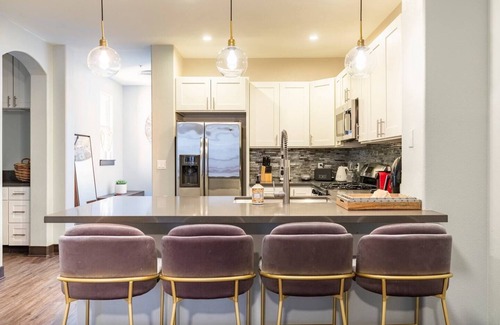 Valencia Apartamento | Modern Luxe 1bd/1bath Dream Apartment by Six Flag Magic Mountain/ Santa Clarita