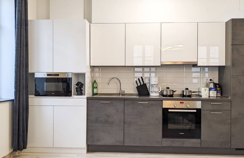Terezvaros Condominio | MODERN LUXE CONDO IN HEART OF DOWNTOWN BUDAPEST *ROOFTOP SWIMMING POOL*