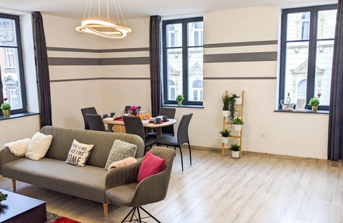 Terezvaros Condominio | MODERN LUXE CONDO IN HEART OF DOWNTOWN BUDAPEST *ROOFTOP SWIMMING POOL*