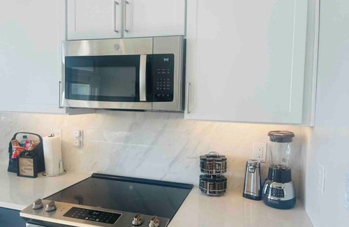Deep Ellum Apartamento | Modern & Luxurious Cozy Downtown City View Getaway