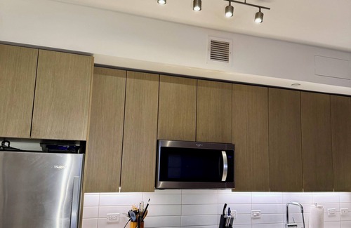 Vernon Apartamento | Modern Luxury 1-bedroom apartment 5 min walk to Crypto Arena