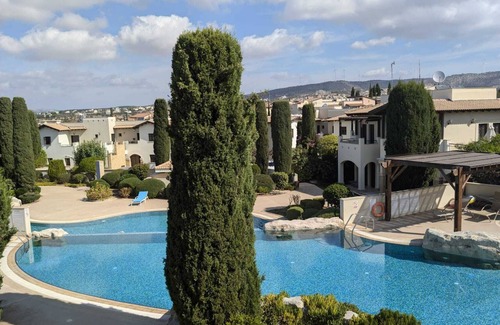Aphrodite Hills Apartamento | Moderno y lujoso apartamento de 2 habitaciones y 2 baños con vistas a las piscinas