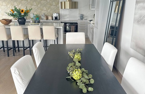 Laksevag Apartamento | Modern Luxury Apartment by Waterfront