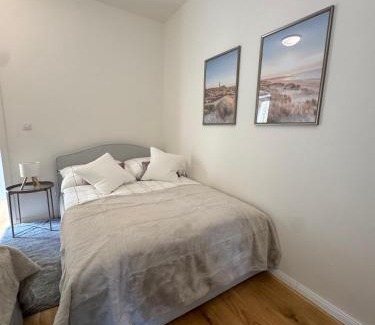 Prague 5 Apartamento | Modern Luxury Apartment with Garden