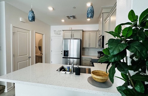 Natomas Creek Condominio | Modern Luxury Condo in North Natomas