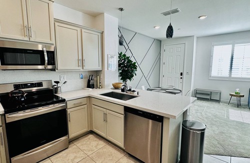 Natomas Creek Condominio | Modern Luxury Condo in North Natomas