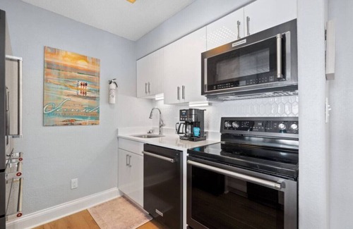 Northeast Virginia Beach Apartamento | Modern Luxury Design & Panoramic Ocean Views! 1106