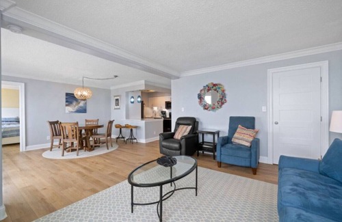 Northeast Virginia Beach Apartamento | Modern Luxury Design & Panoramic Ocean Views! 1106
