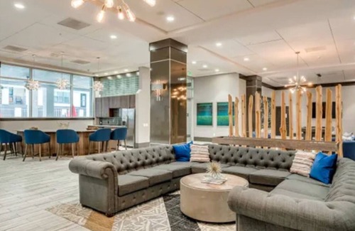 Houston Apartamento | Modern Luxury Downtown Houston Condo -Stylish Stay in the Heart of the City