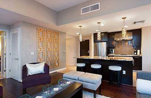 Downtown San Diego Condominio | Modern Luxury Condo Ejecutivo En La Torre más prestigiosas de Little Italy!