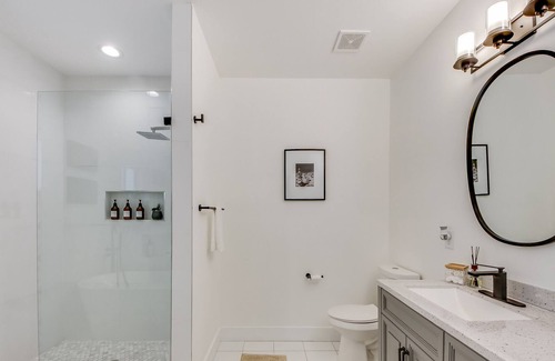 Collier Heights Casa | Modern Luxury Getaway