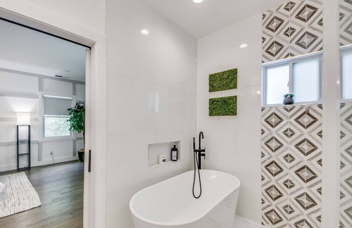 Collier Heights Casa | Modern Luxury Getaway