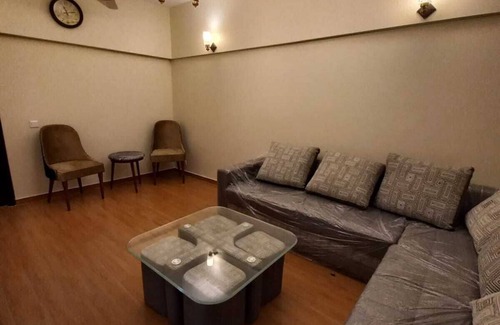 Gulshan-e-Iqbal Apartamento | Modern Luxury Guest Apartment. 5 Minutes To The Shopping Mall & Theme Park