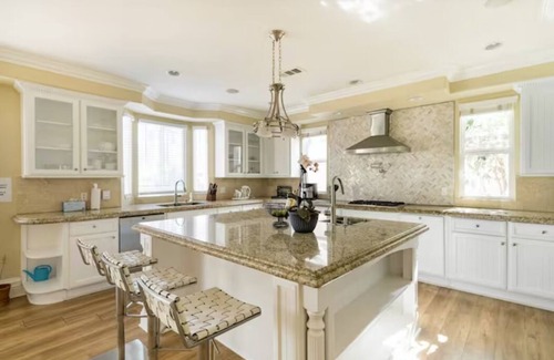 Santa Ana Casa | Modern Luxury Home Near Disney