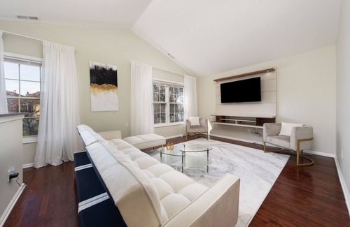 Newark Casa | Modern Luxury Home near NYC FreeParking