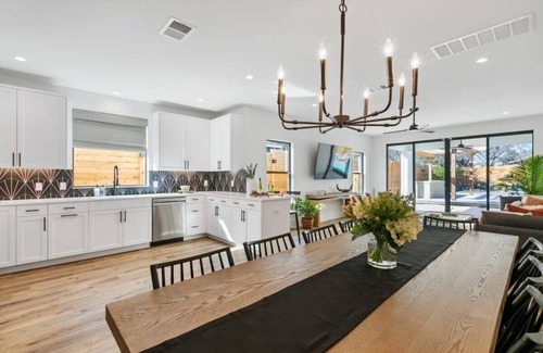 East MLK Casa | Modern Luxury Homes | Private Pool