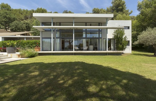 Cadenet Casa | Modern Luxury House in Provence