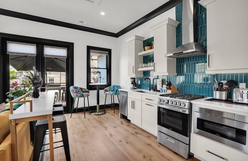 Historic District - North Casa | Modern Luxury Living in Unbeatable Location w/ Rooftop Deck by Lucky Savannah