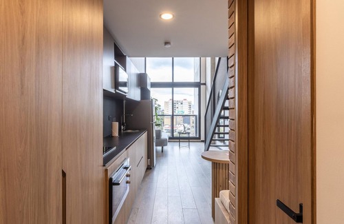 Barrios Unidos Apartamento | Modern Luxury Loft near El Virrey – Top Floor