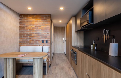 Barrios Unidos Apartamento | Modern Luxury Loft near El Virrey – Top Floor
