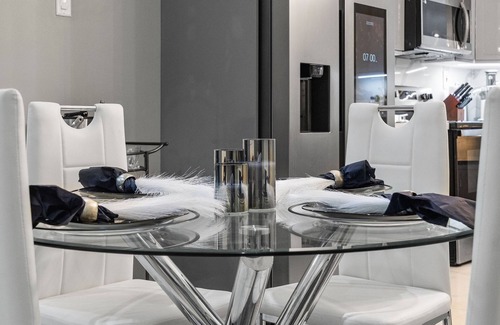 New Kingston Apartamento | Modern Luxury Penthouse, 24 Hrs Security, Gated Comm, Rooftop Pool, WI-FI, AC