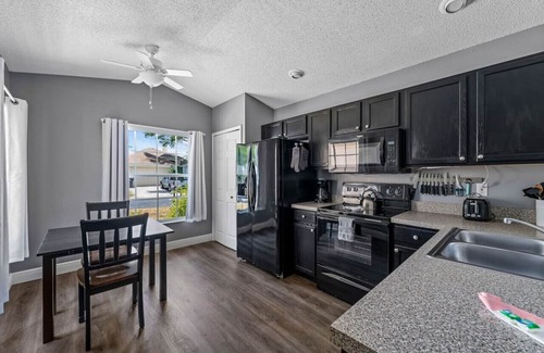 Ridgewood Lakes Casa | Modern Luxury~Pool~Games~Disney~No Rear Neighbors