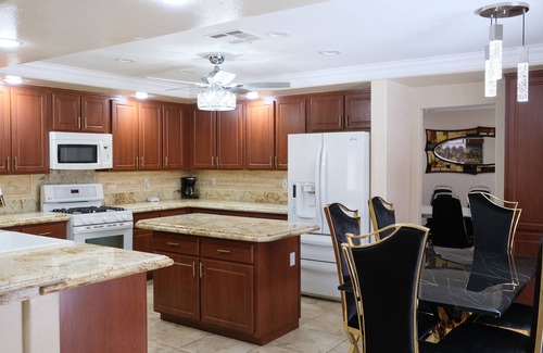 Silverado Ranch Casa | Modern Luxury Retreat near Las Vegas Strip/Airport