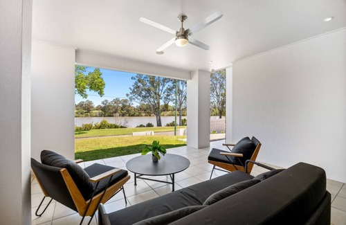 Yeronga Casa | Modern Luxury Riverfront Sanctuary