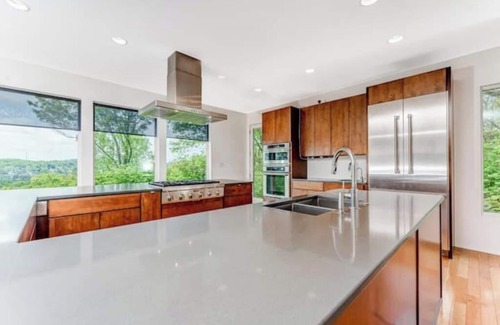 Morgantown Casa | Modern Luxury steps 0.4 mi from Stadium