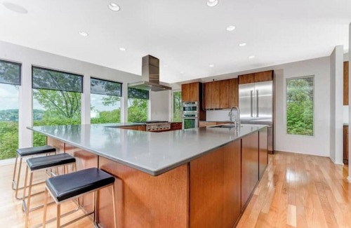 Morgantown Casa | Modern Luxury steps 0.4 mi from Stadium