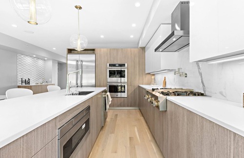 North Bergen Casa | Modern Luxury Townhome with Panoramic NYC Views