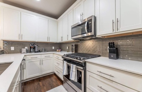 Knox - Henderson Casa | Modern Luxury Townhome downtown
