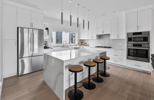 Okanagan-Similkameen Casa | Modern Luxury Townhouse Large rooftop & Elevator with 4 bedrooms