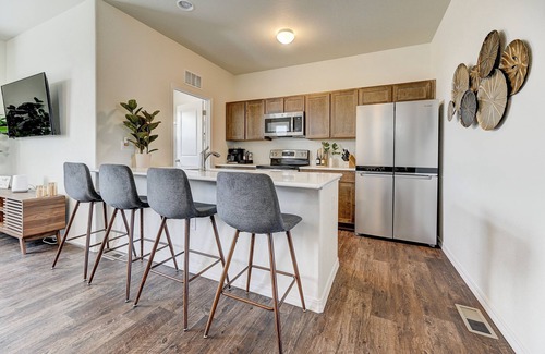 Southeast Colorado Springs Casa | Modern Luxury, Pet-Friendly w/Yard & King Bed